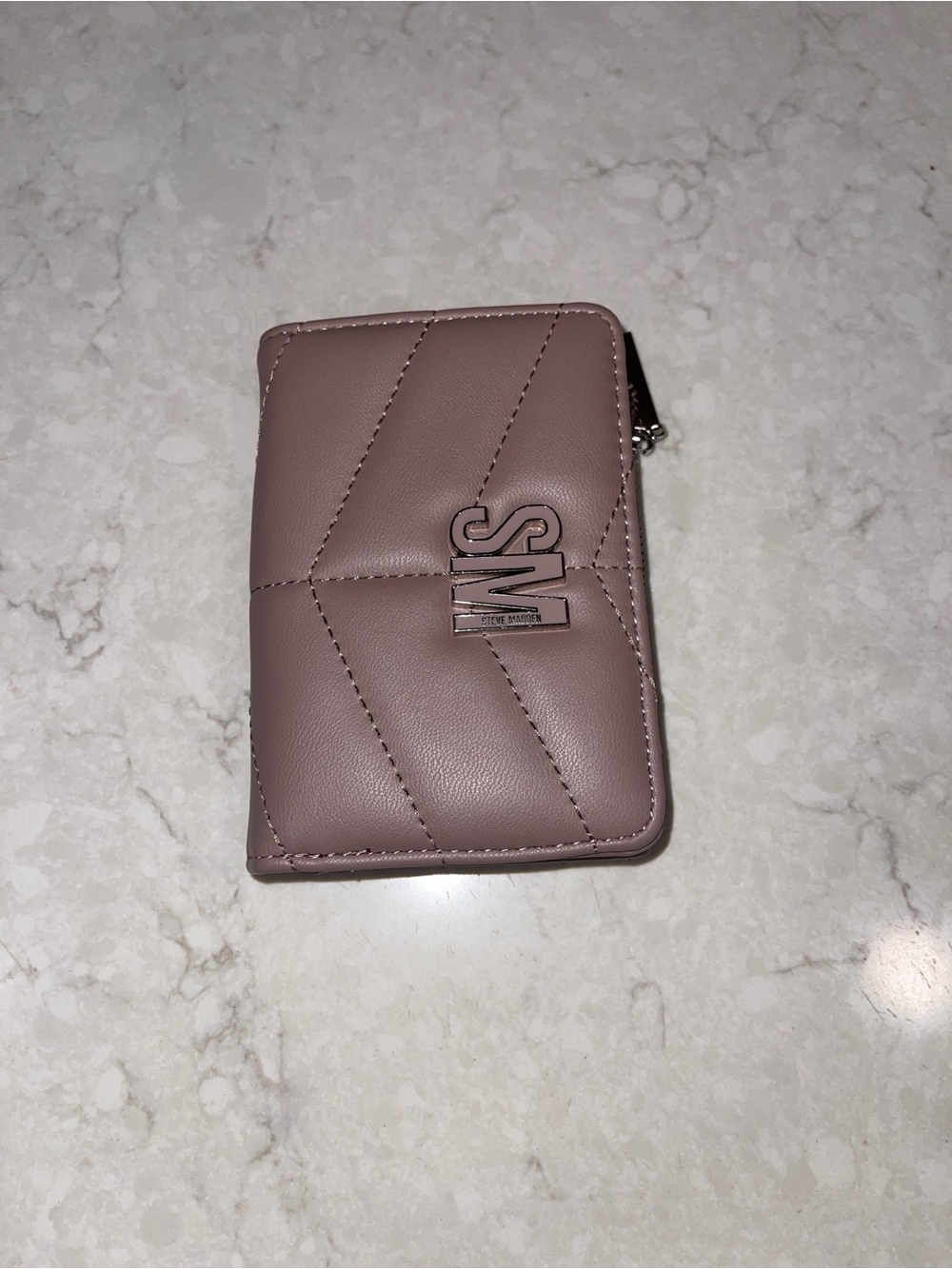 Steve Madden Mauve Quilted Zip Card‎ Wallet
